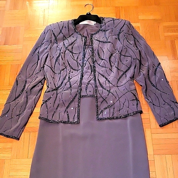 SALE! SHOWSTOPPER Sequined Silver Gown & Jacket! Mon Cheri Bridals, 10 - Picture 3 of 16